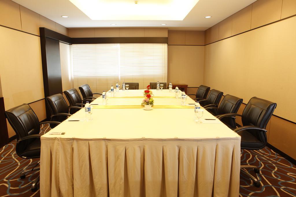Hotel Santika Bogor Exterior photo